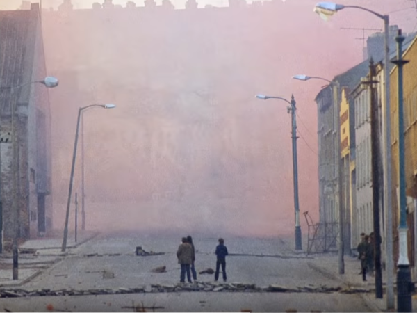 фрагмент фильма, посвященного «Кровавому воскресенью» 1972 года в Великобритании / скриншот с сайта YouTube